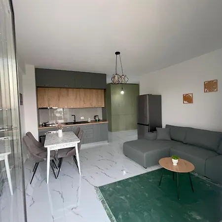 Relax Apartment, Side Sea View, Golem, Albania شقة