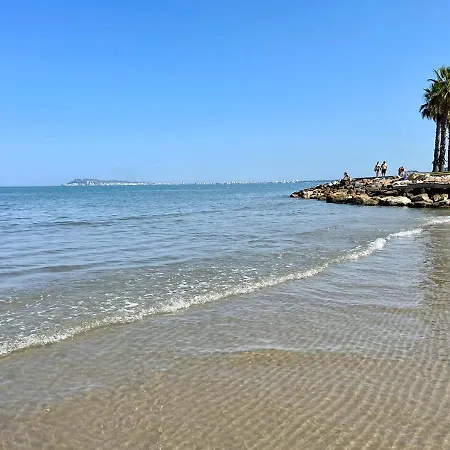 Relax Apartment, Side Sea View, Golem, Albania شقة *