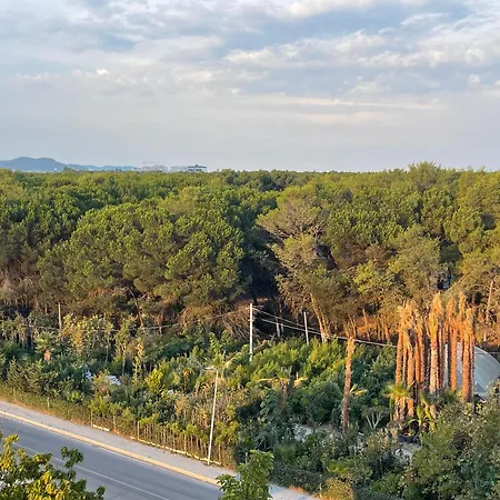 Relax Apartment, Side Sea View, Golem, Albania شقة