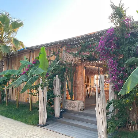 Relax Apartment, Side Sea View, Golem, Albania شقة *